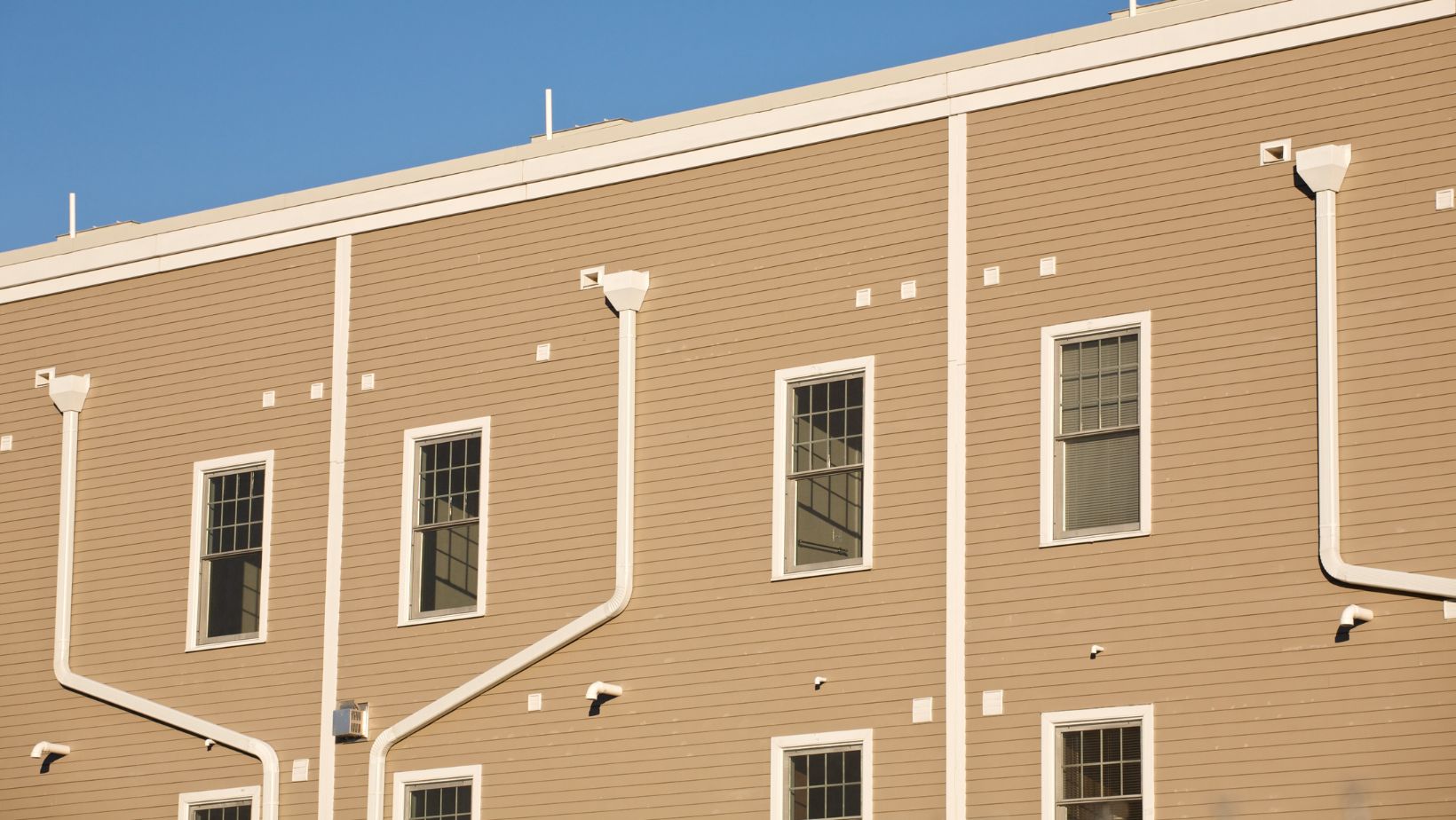 Commercial Gutter Brightening
