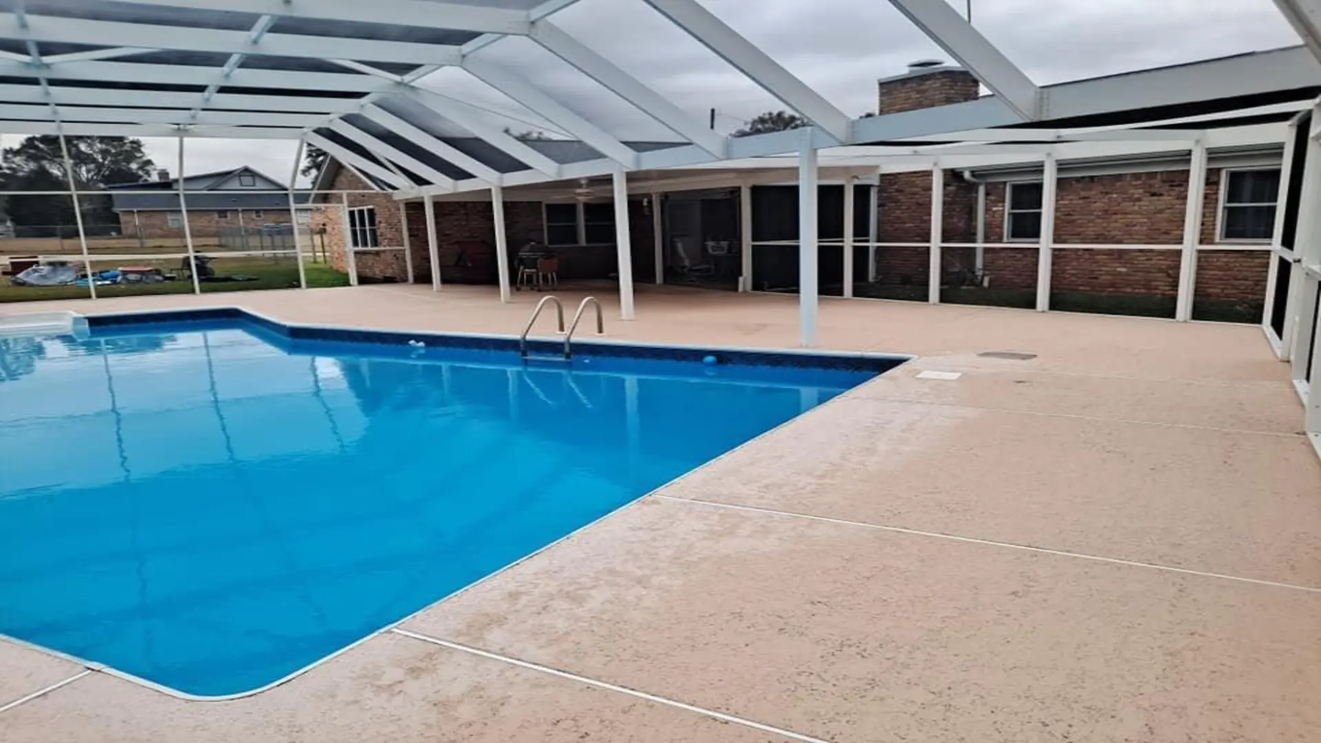 pool cage cleaning apollo beach clean enclosure after washing
